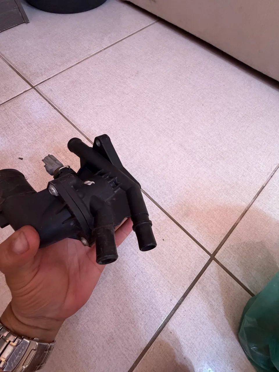 Vendo válvula termostatica Ford Ka  - Foto 2