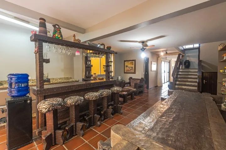 Jogo de bar, mesa de jantar, poltronas e mesa de centro em imbuia maciça - Foto 5