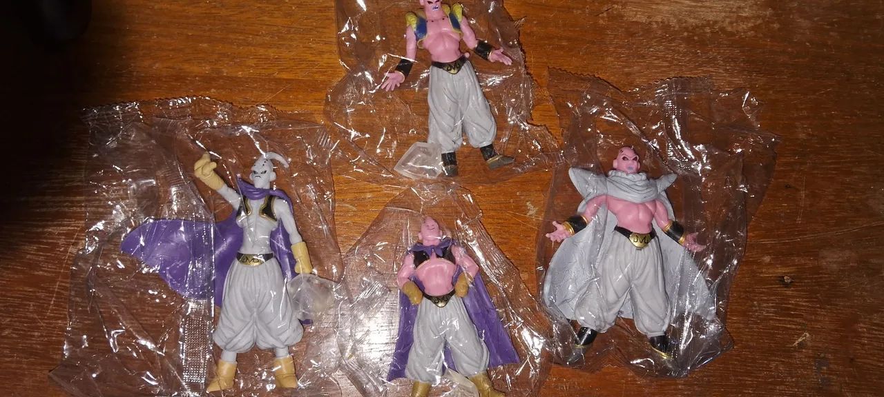 Action figure majin boo lacrados