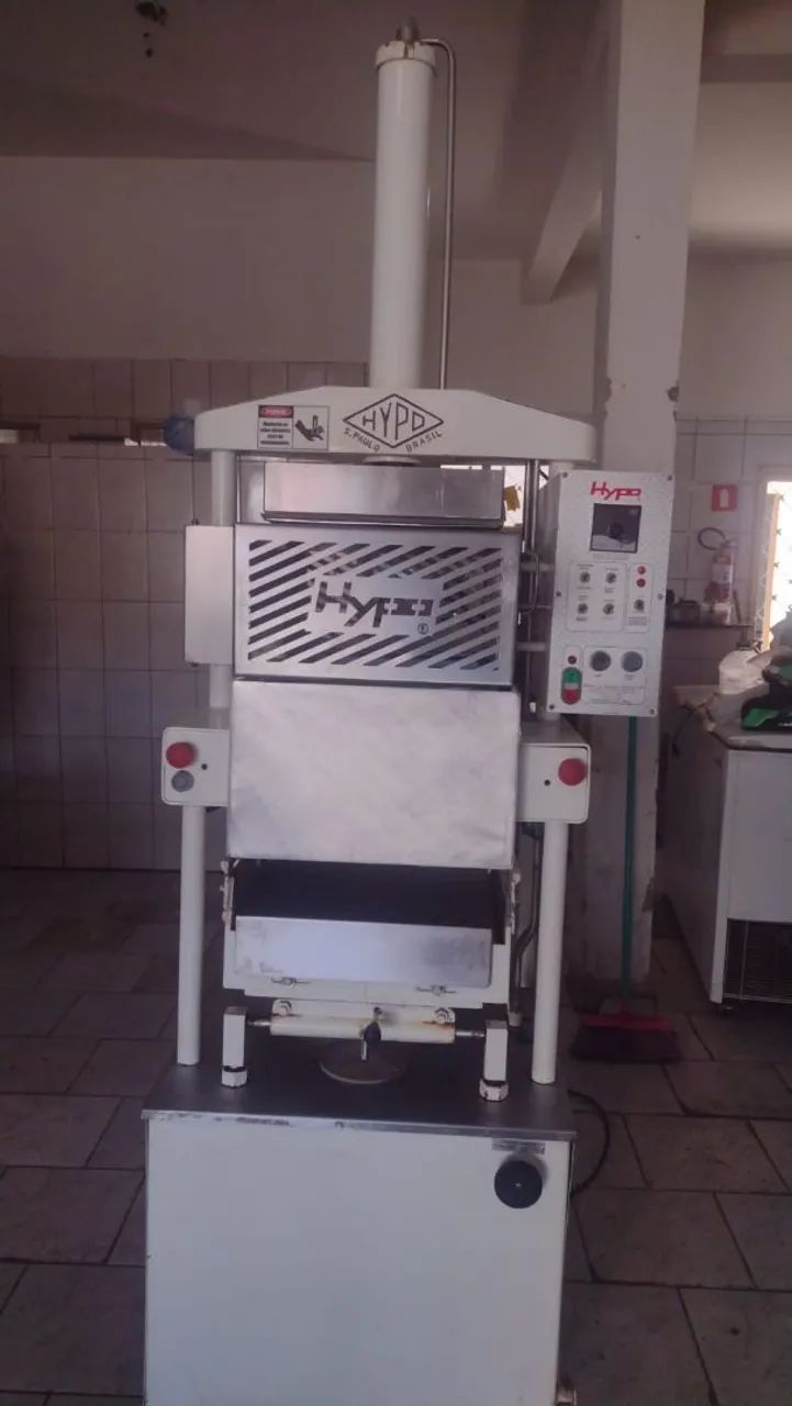 Pingadeira Hipólito 2011 com 140 horas de uso a venda 