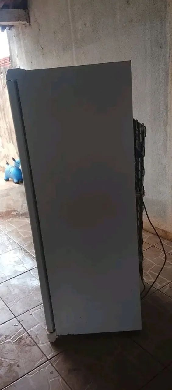 Vende-se geladeira marca Consul funciona perfeitamente  - Foto 3