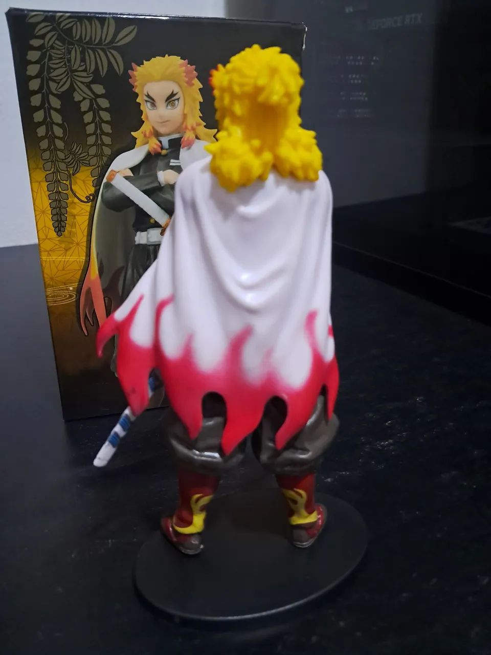 Action Figure Demon Slayer - Kyojuro Rengoku 15cm - Foto 4