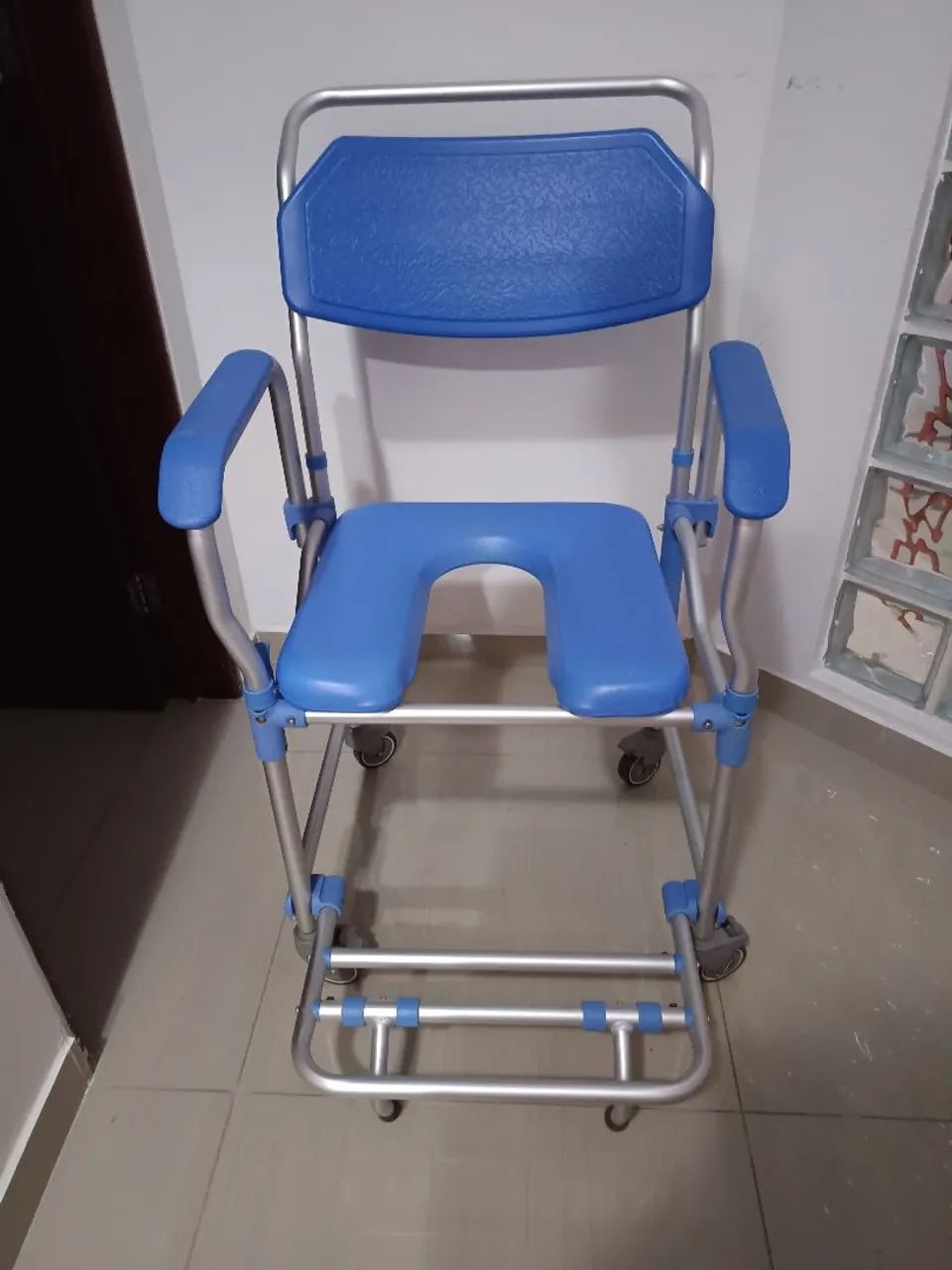 Cadeira de Rodas Dobrável em Ótimo Estado - Foto 3
