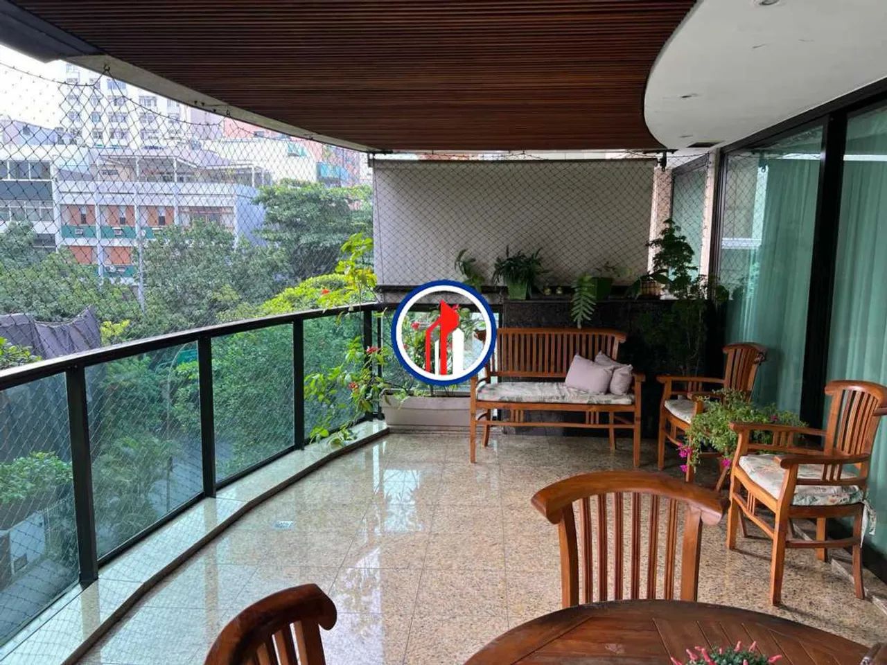 Apartamento : 3 Quartos - 2 vagas -209m² - Leblon