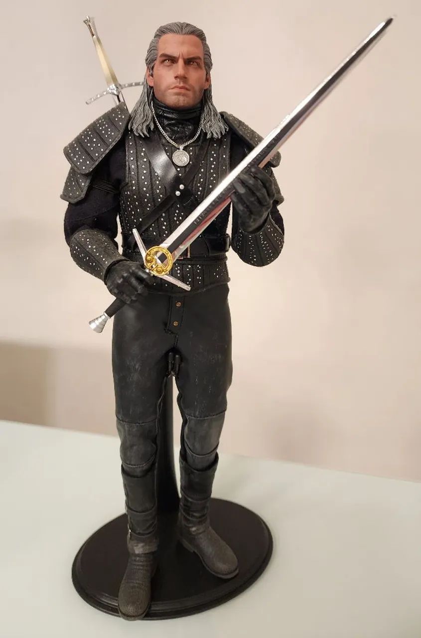 The Witcher 1/6 Buzztoys Geralt de Rivia The White Wolf  - Foto 3