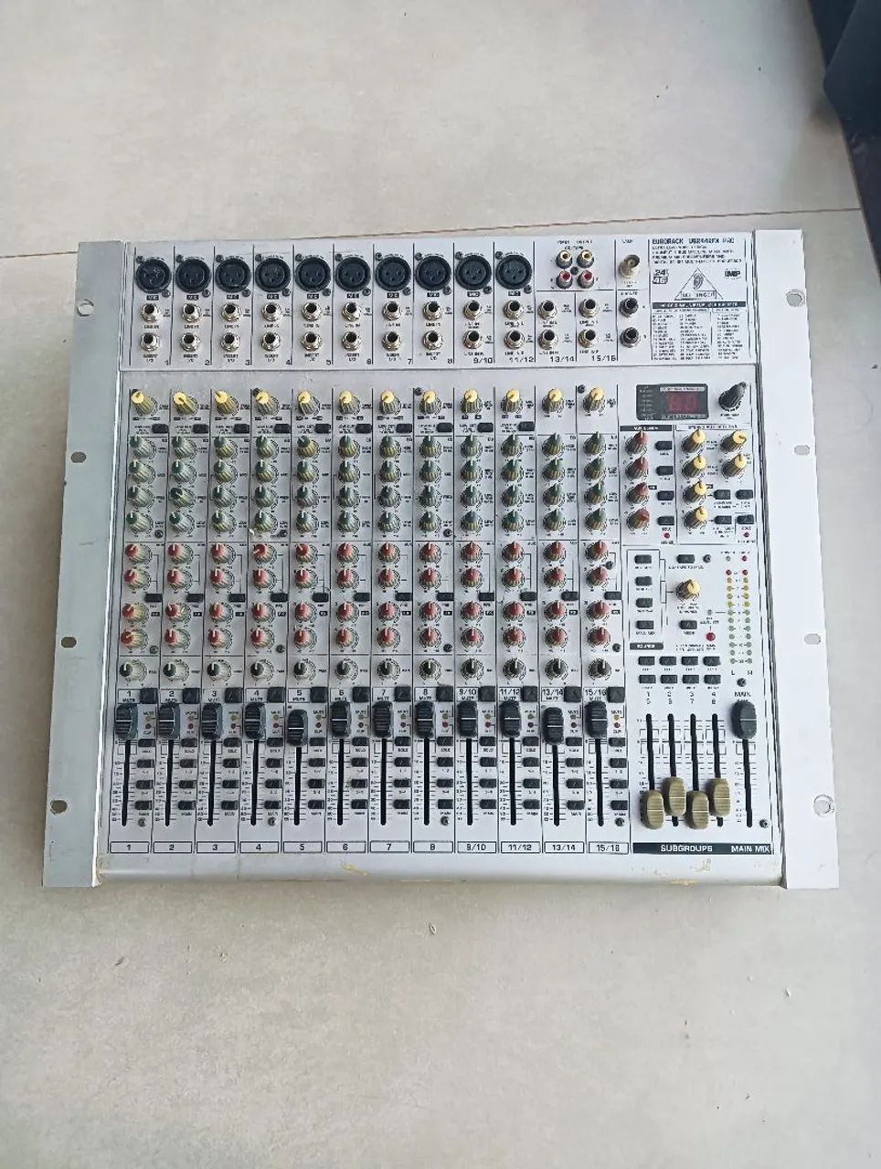 Mesa sim Eurorack Behringer