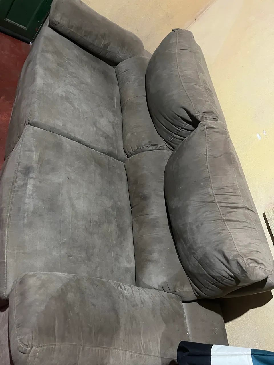 vende-se esse sofá e algumas coisa de bebê  - Foto 2