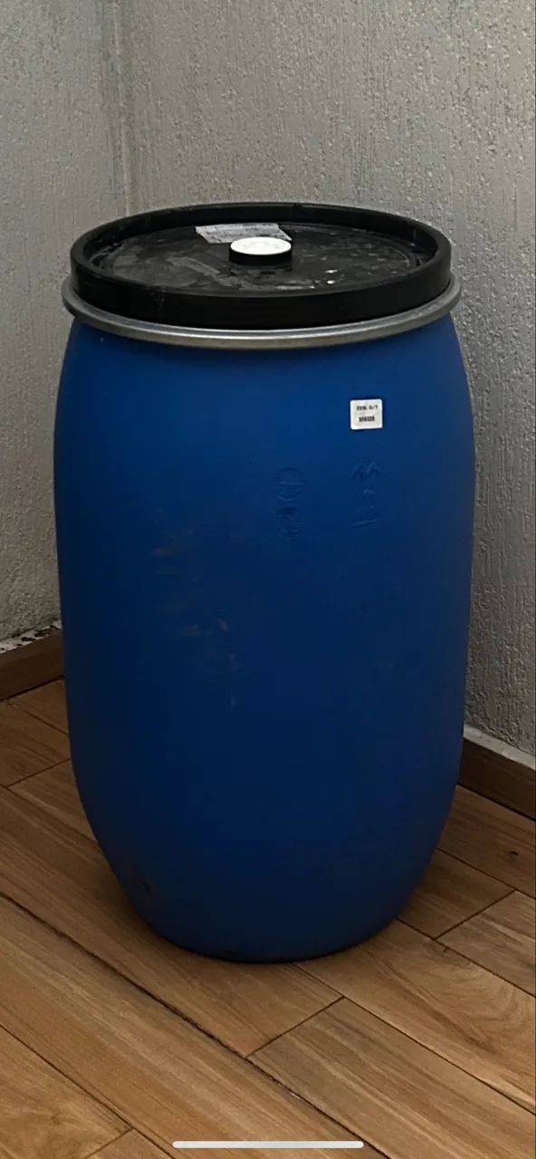 Bombona Tambor 220L com tampa e trava metálica
