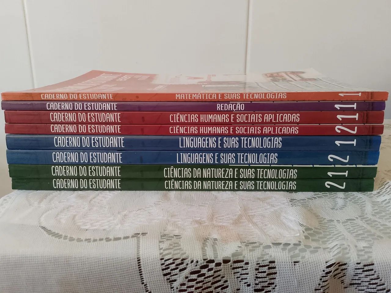 Kit com 8 livros para vestibulares