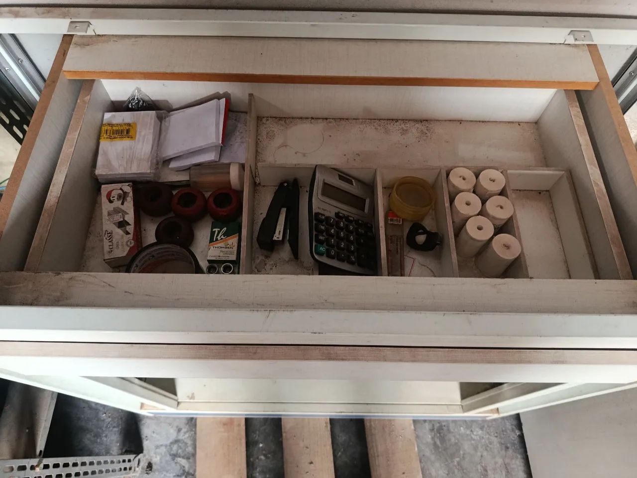 Expositor de ferro e vidro  - Foto 4