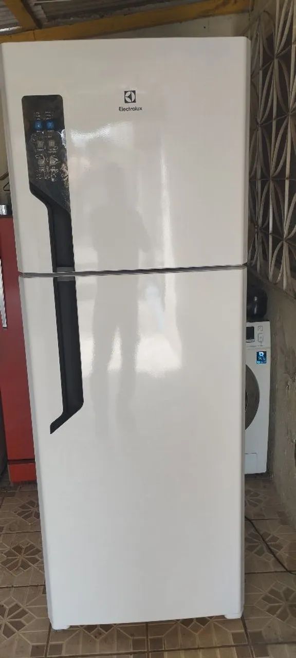 Vendo geladeira Electrolux semi nova  - Foto 5