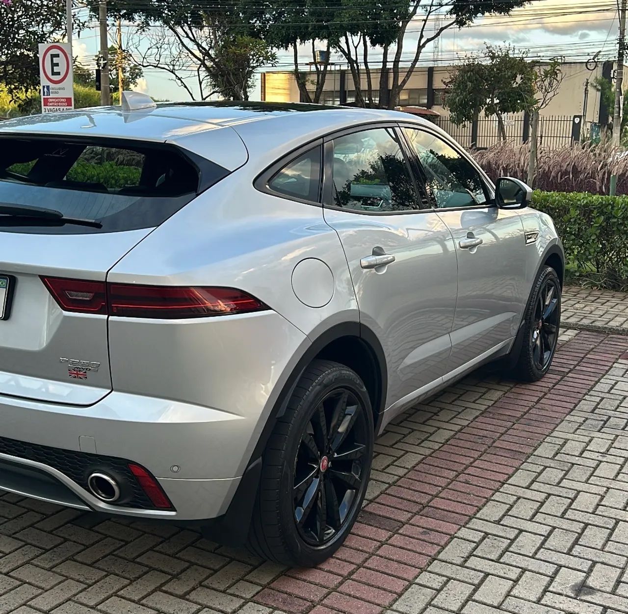 Jaguar E-Pace R-dynamic S 2.0 AWD 249cv Aut. 2019 - Foto 5