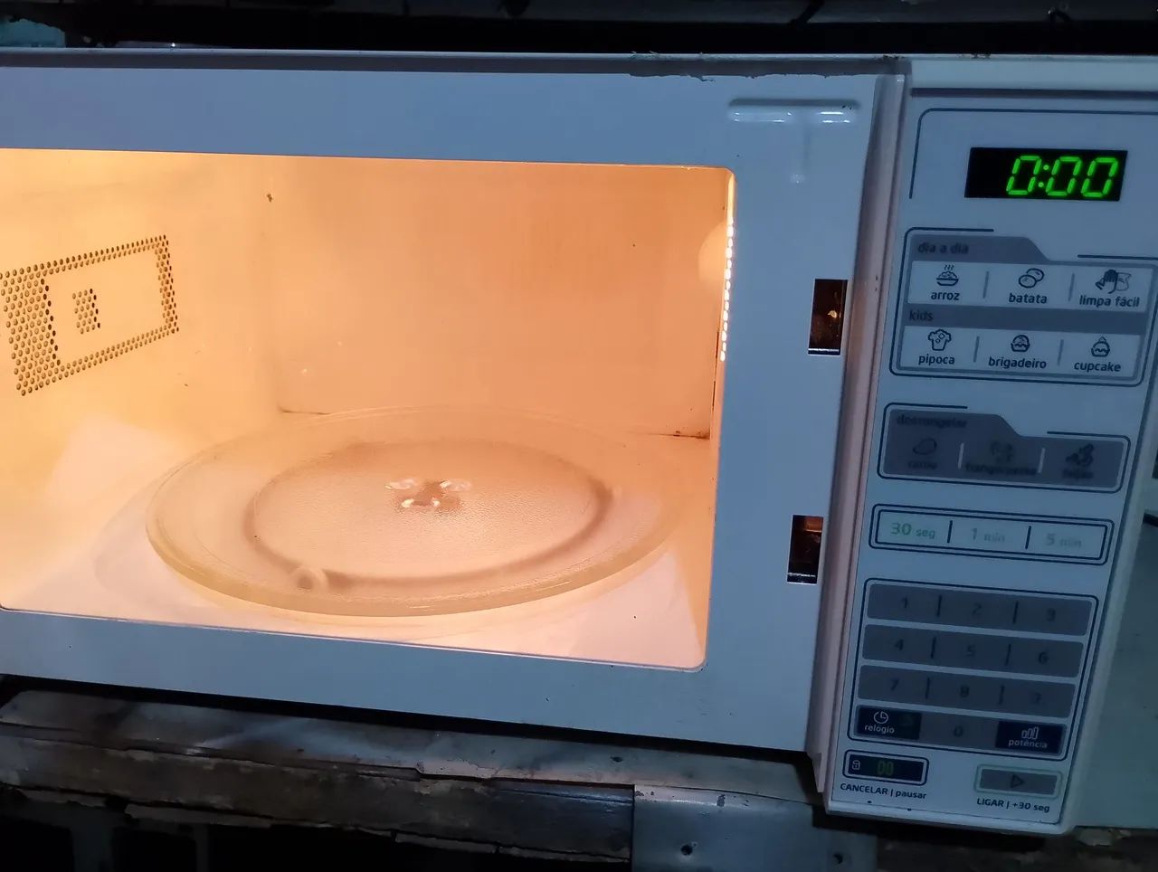 Microondas Midea 20 litros  - Foto 5