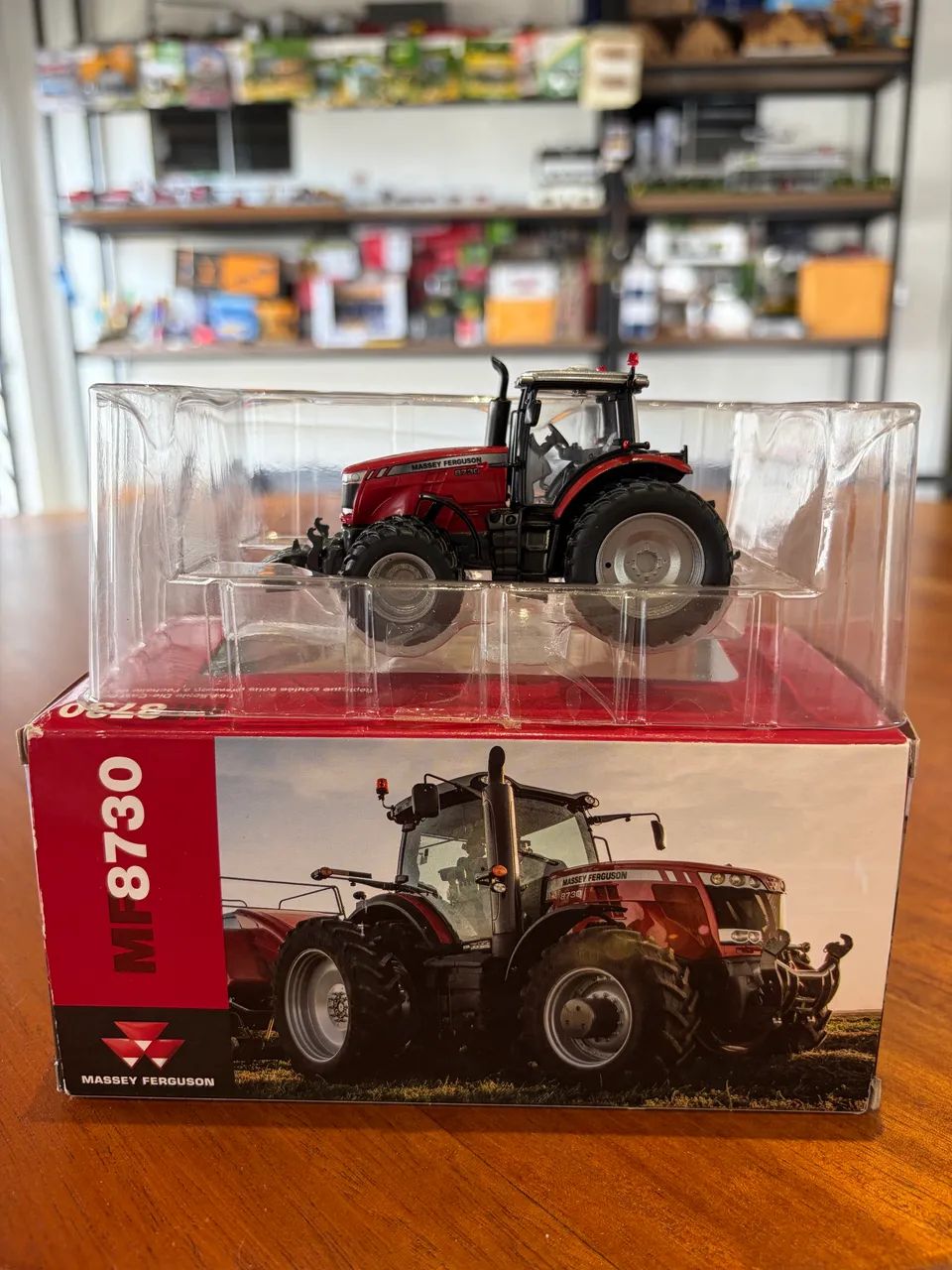 Miniatura trator Massey Ferguson 8730 dual frontal e traseiro 1/64 - Foto 2