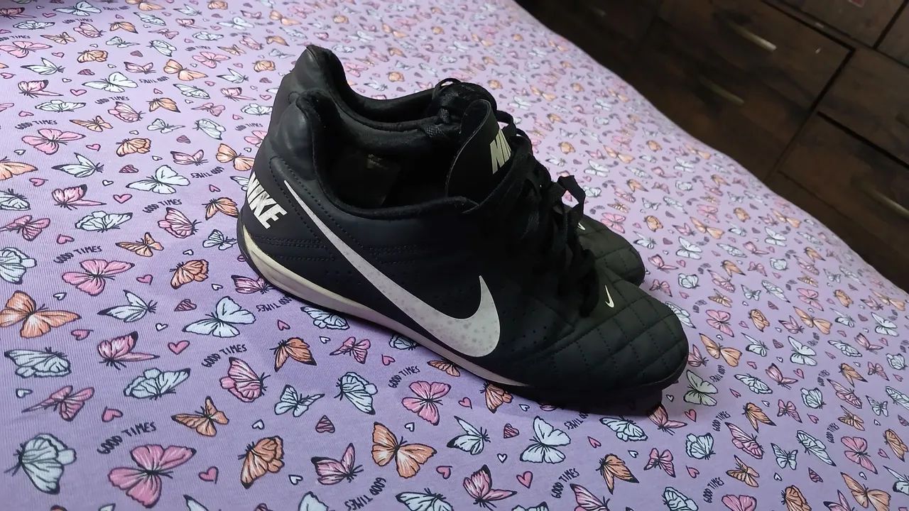 Chuteira nike beco 2