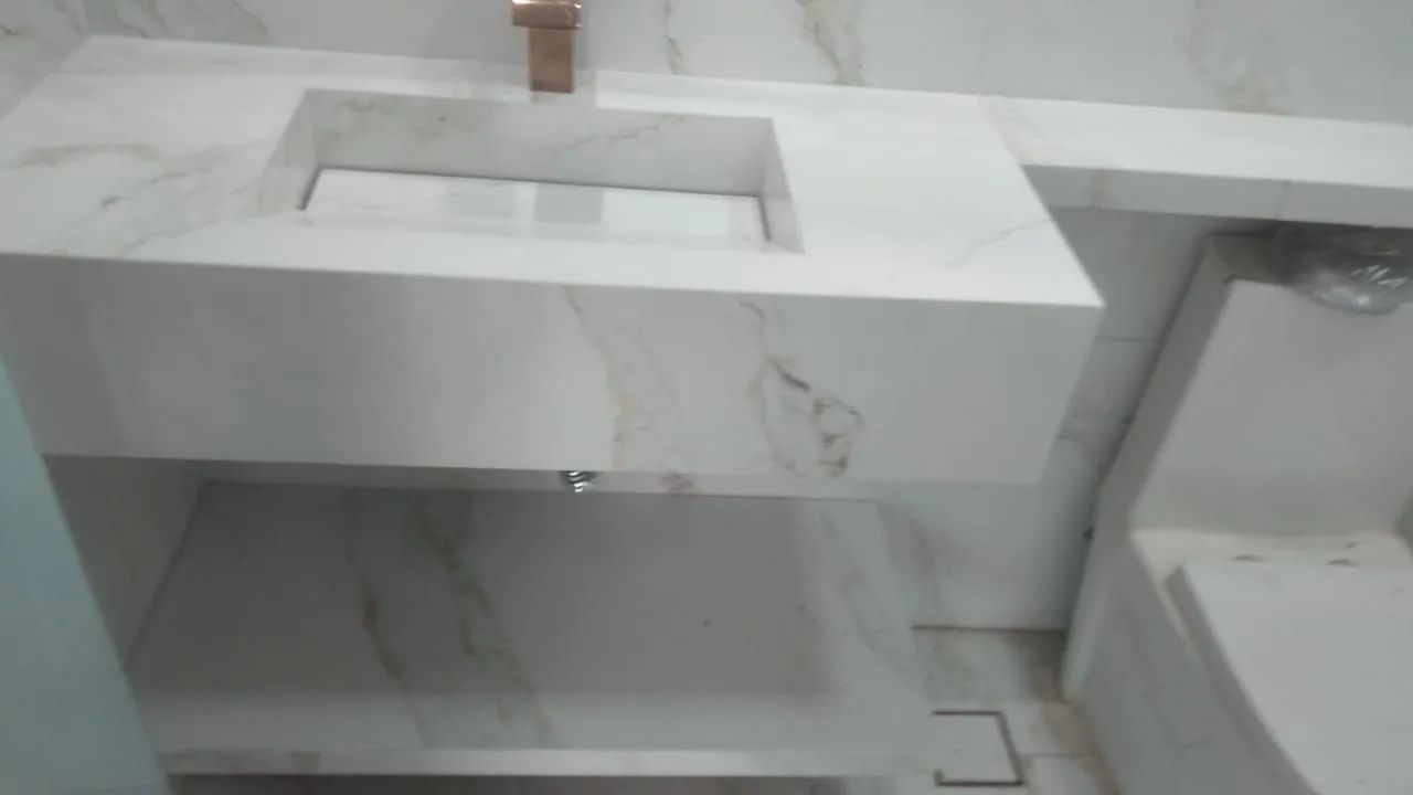 Porcelain Sink422081709223464961