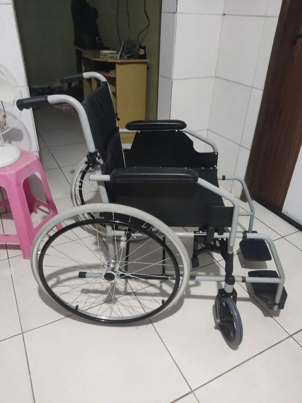 Cadeira de Rodas Dobrável - Foto 2