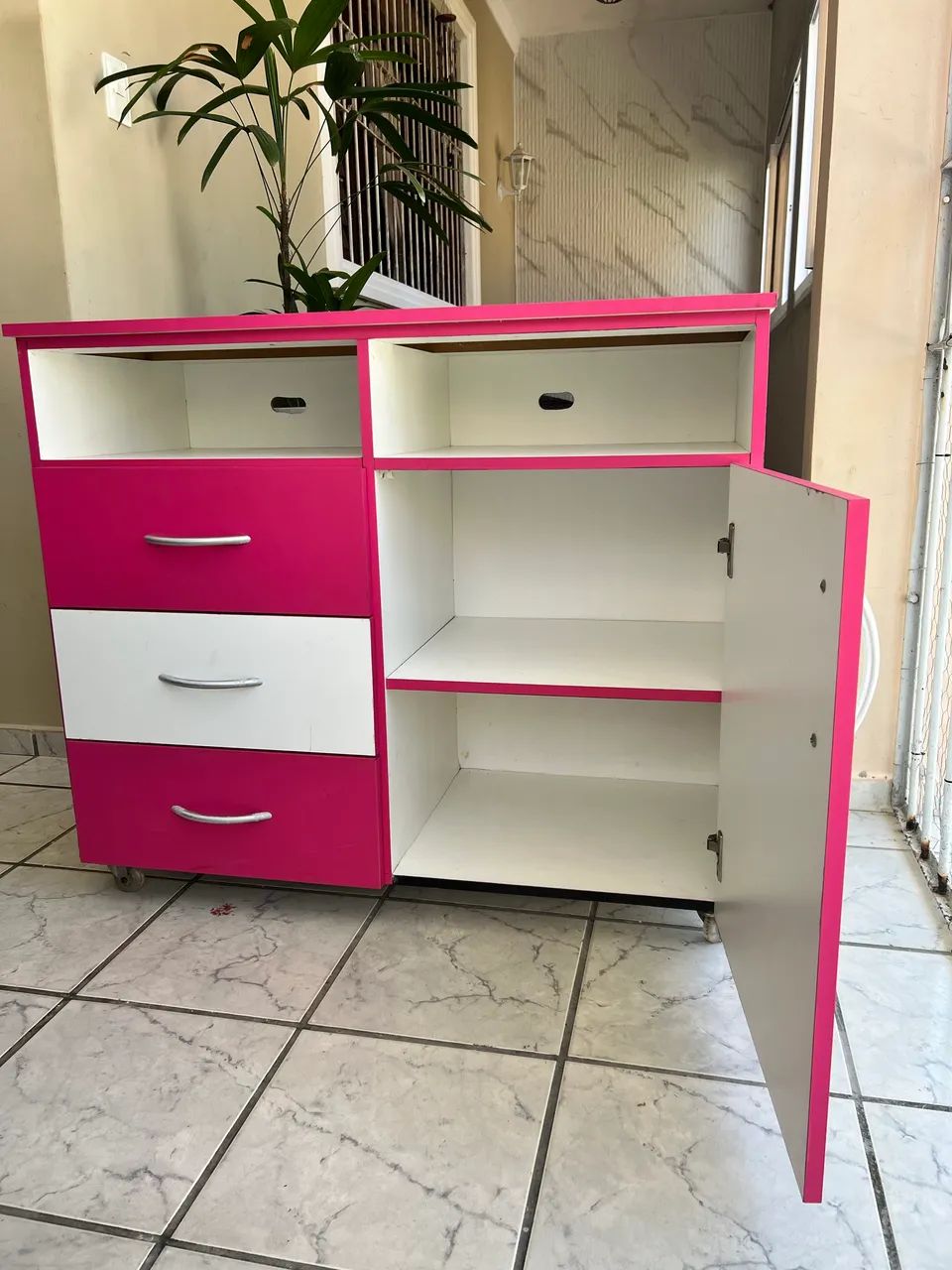 Cômoda 100% MDF, 1 porta e 3 gavetas.  - Foto 2