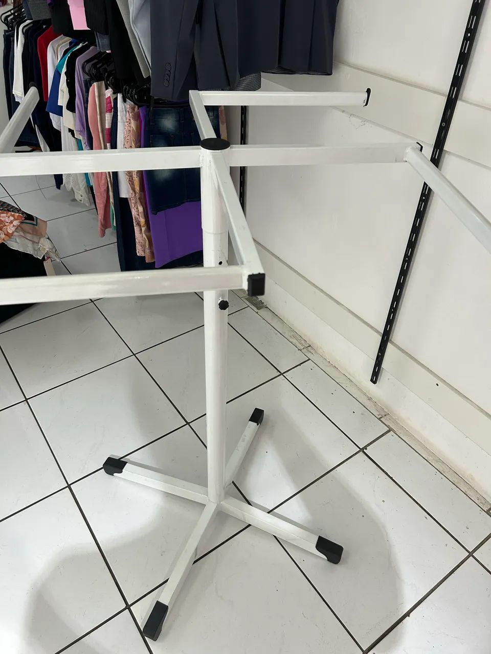 Arara de roupas  - Foto 2