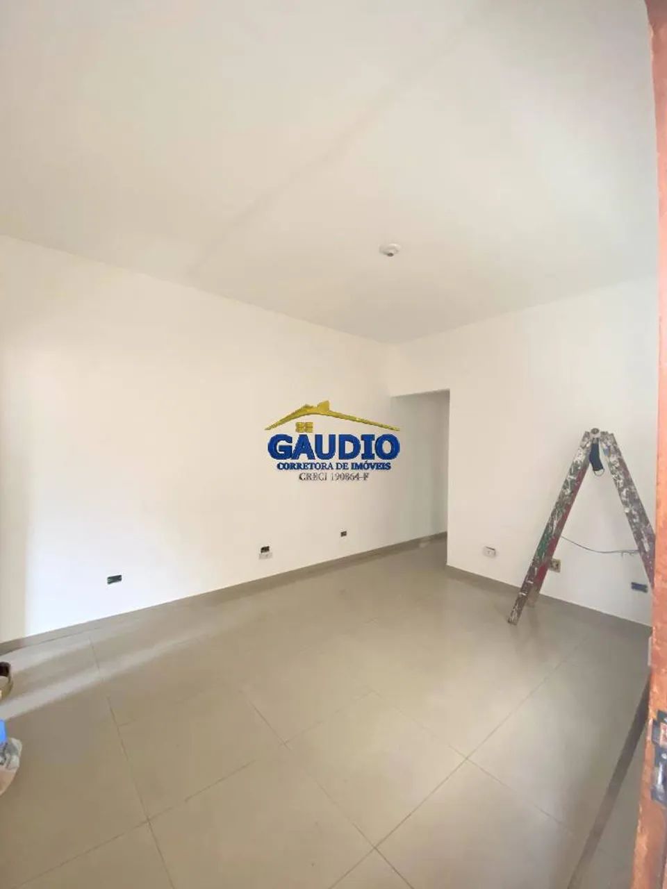 Alugo Excelente Casa Térrea c/ 2 Quartos - 2 Vagas Cobertas - Foto 4