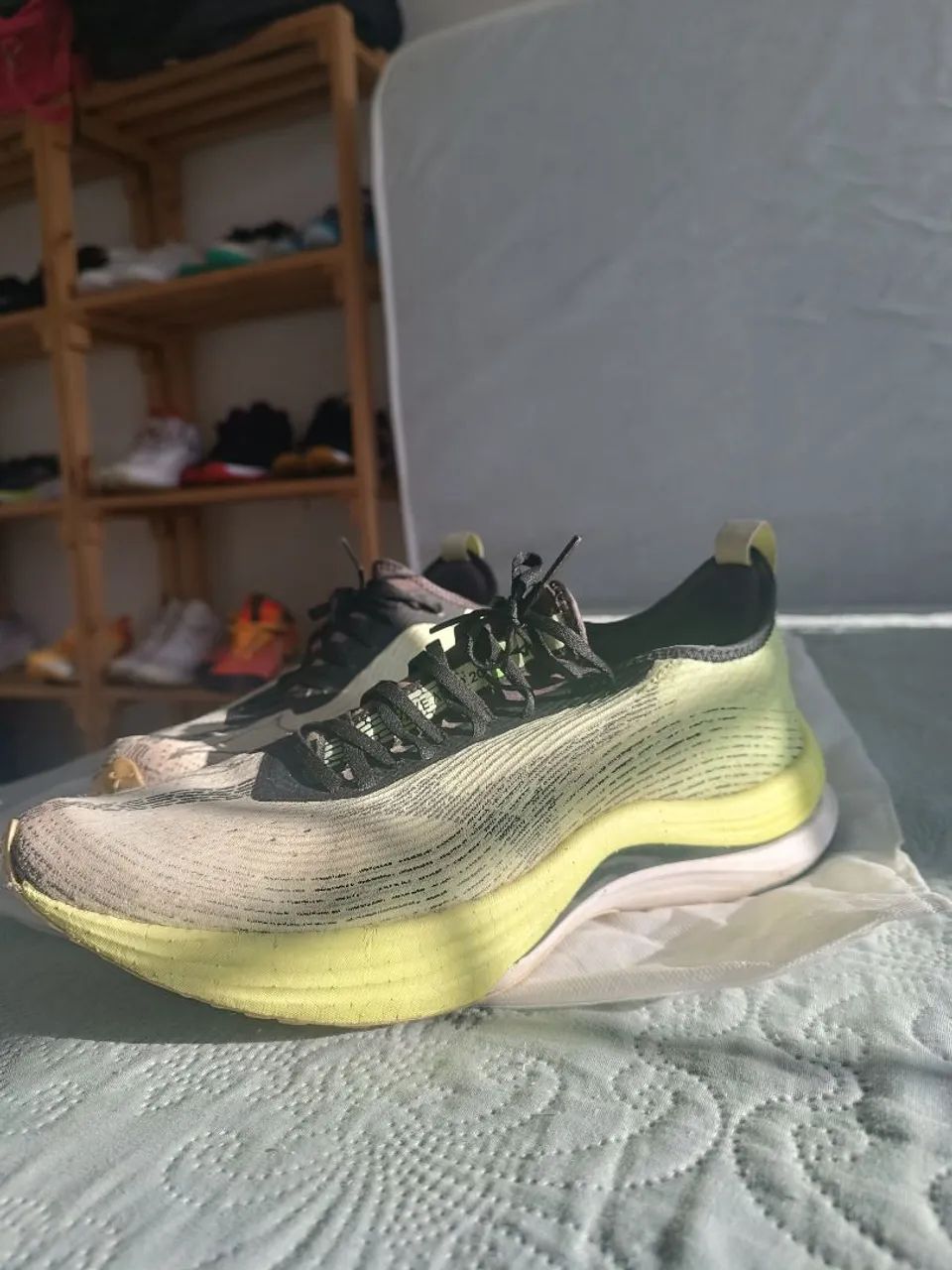 Tênis Mizuno Wave Aero 20 - Tamanho 41 - Calçados Esportivos
