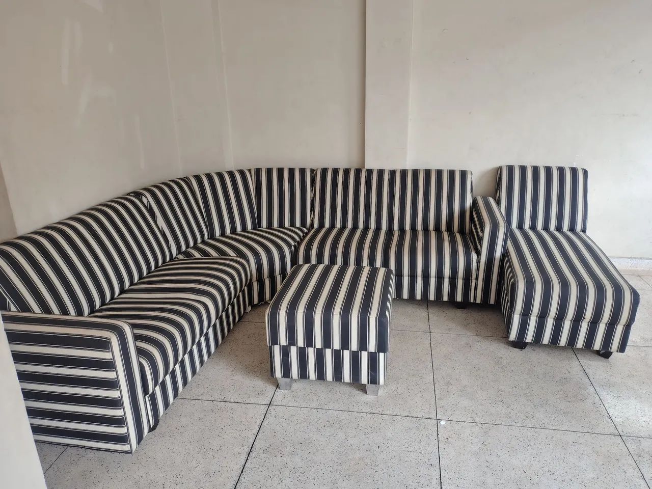 Vendo sofá modulado 6 lugares tocstoc