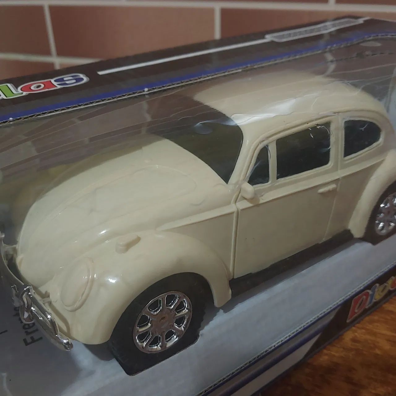 Fusca diverplas de plastico rígido
