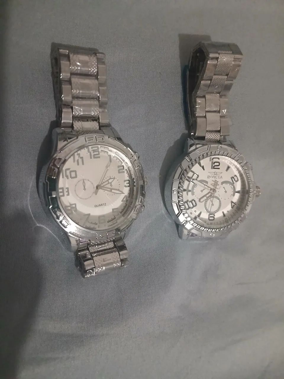 Vendo 2 relógios masculinos novos 