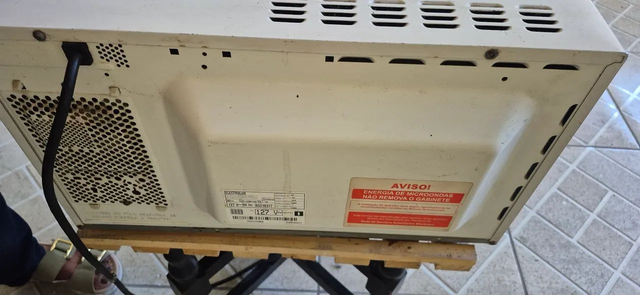 Micro-ondas Electrolux Com Defeito R$100,00 Reais  - Foto 5