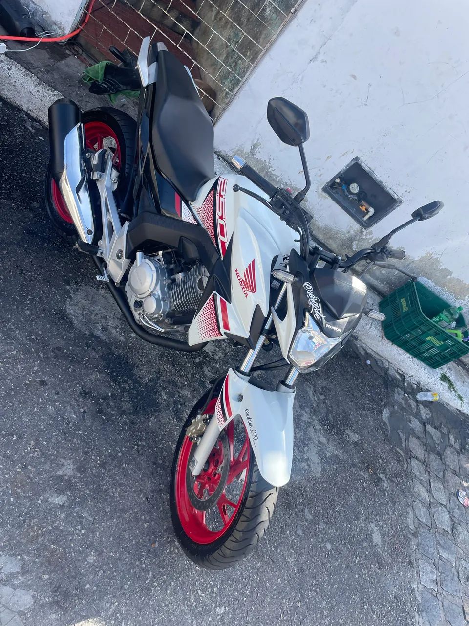 Cb twister 250