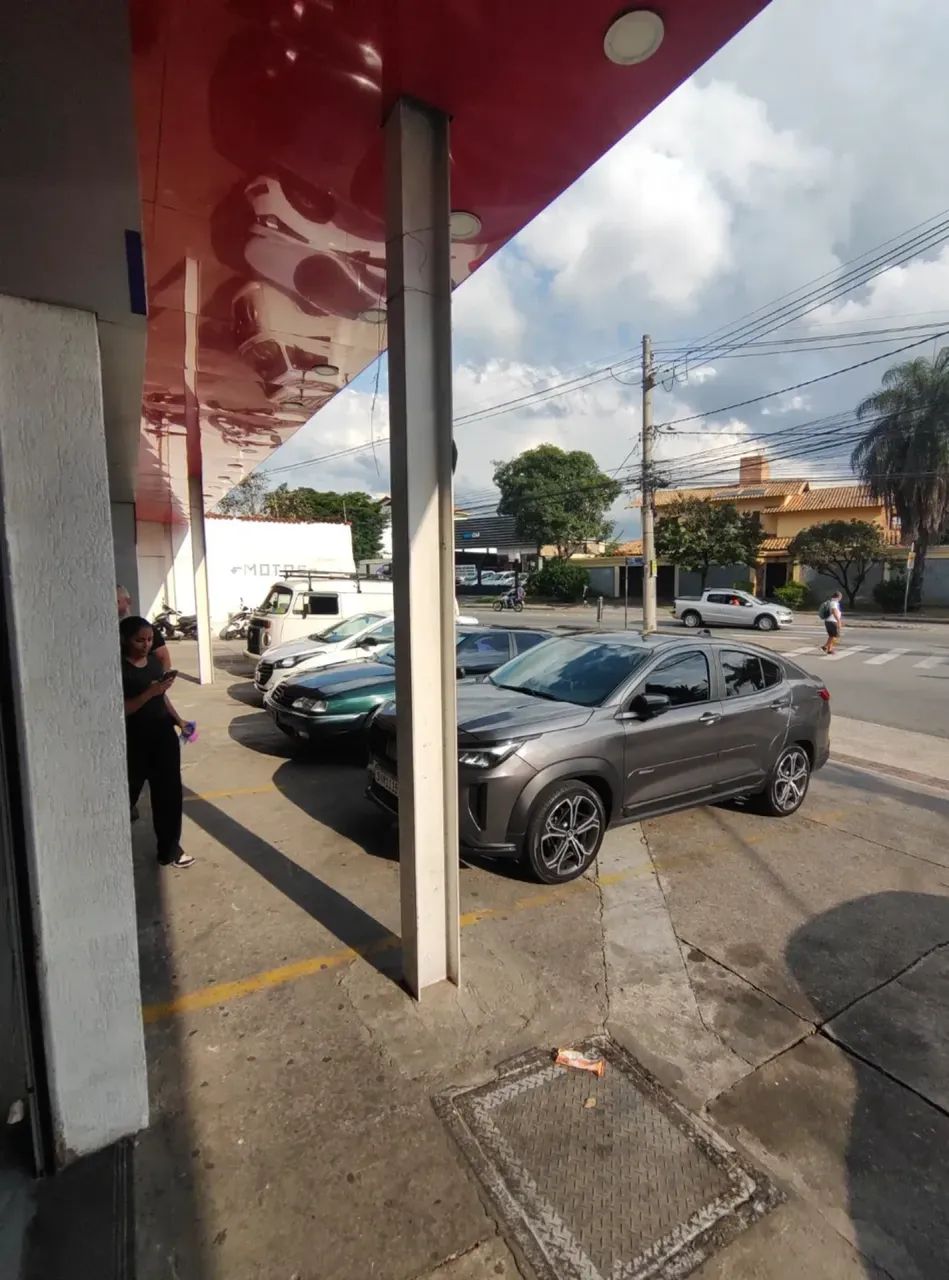 Imóvel de 1.040m² em frente à Praça Dr. Celestino Marra - Foto 3