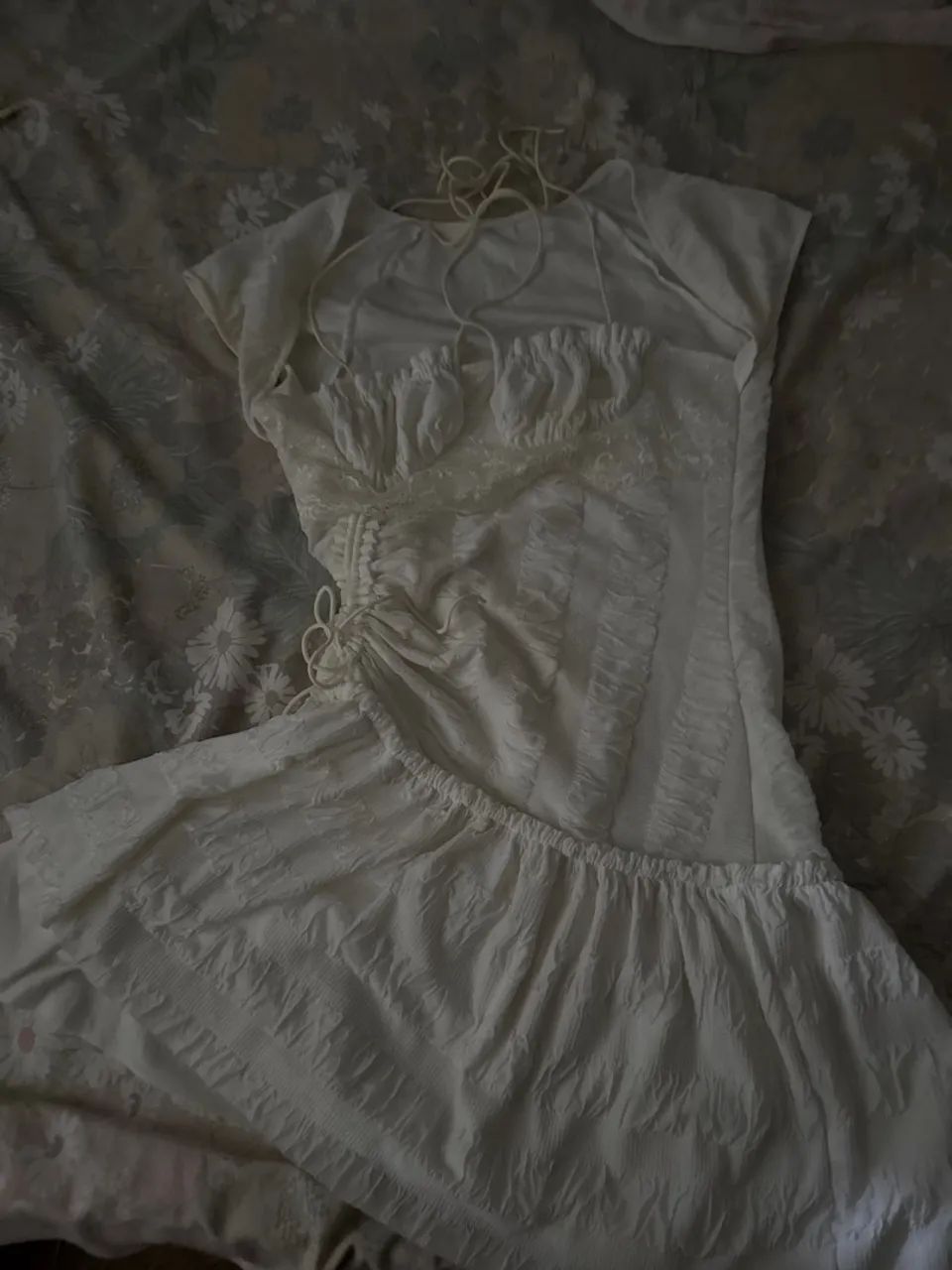 Vestido branco de renda 