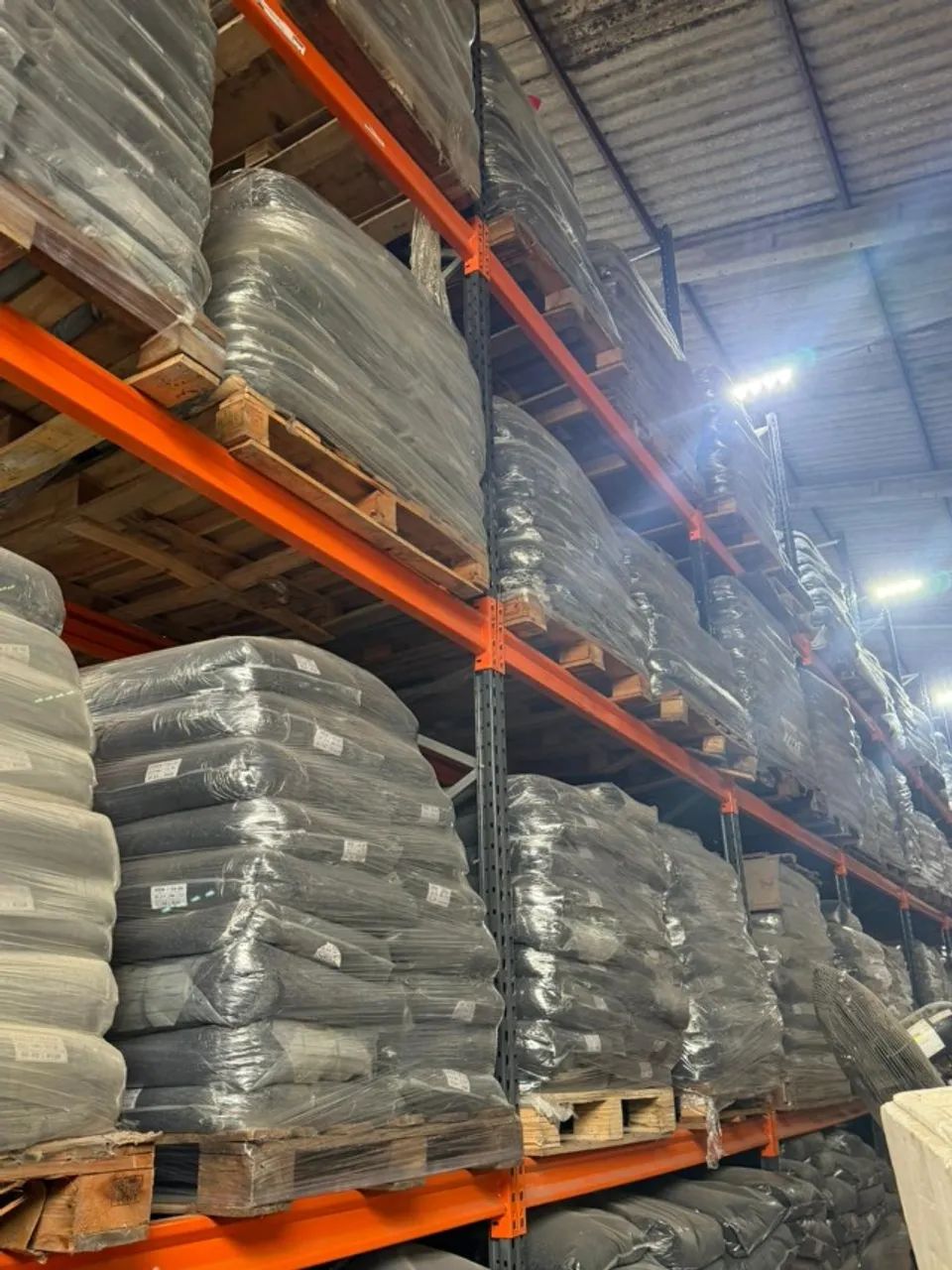 "Oportunidade: 200 Ton. Resina ABS+PC Preta - Preço de Ocasião!"