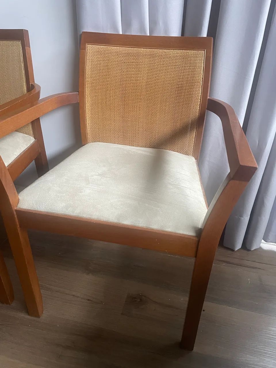 Poltrona com branco Tok Stok  - Foto 5