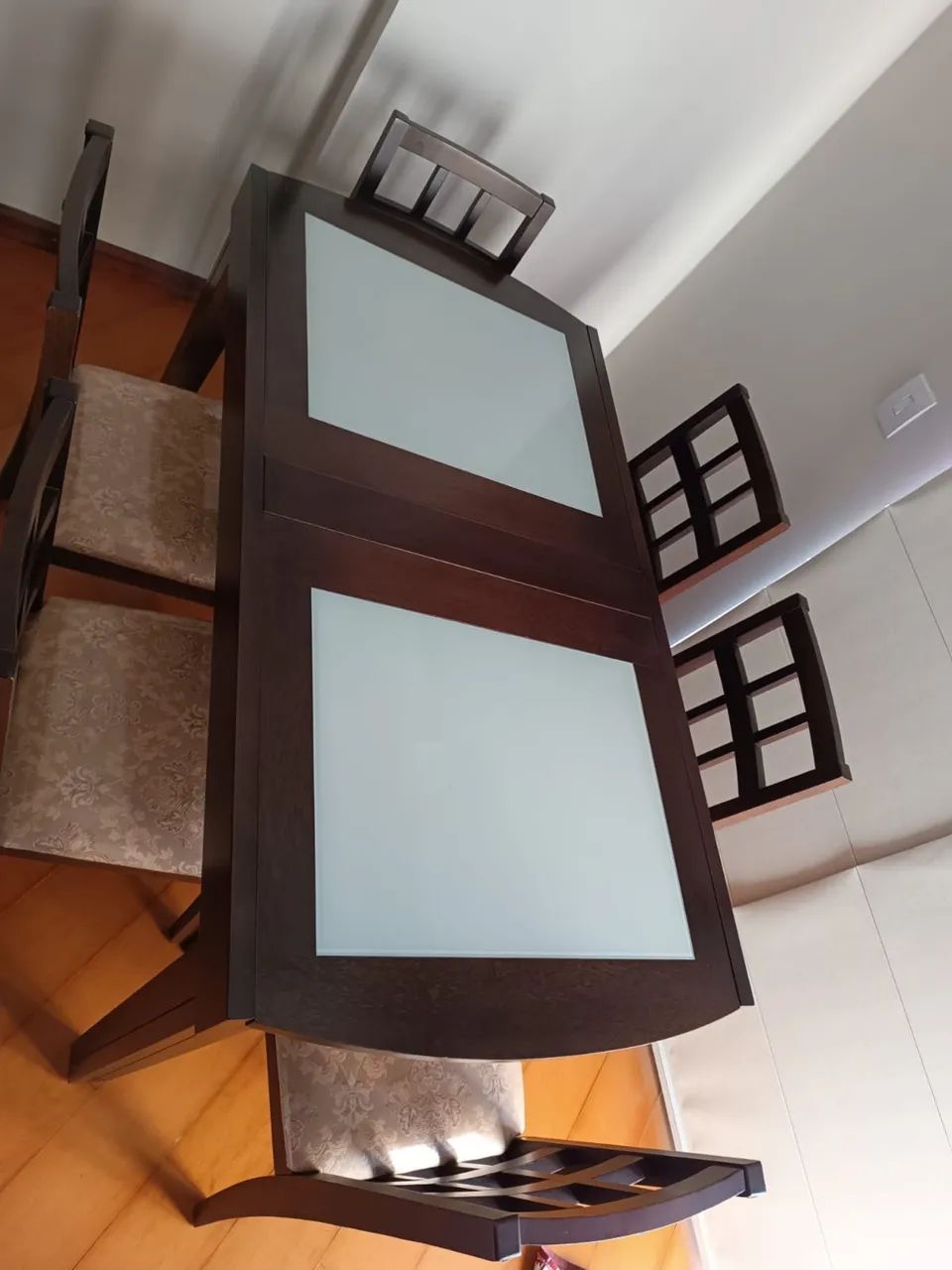 Mesa jantar e 6 cadeiras de madeira maciça  - Foto 2