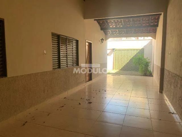 Casa residencial para locação Marta Helena com 6 quartos - Foto 2