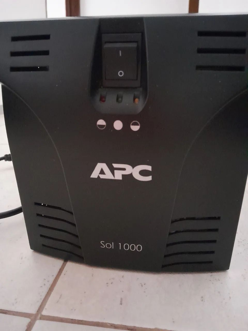 Vendo nobreak APC - 1000va