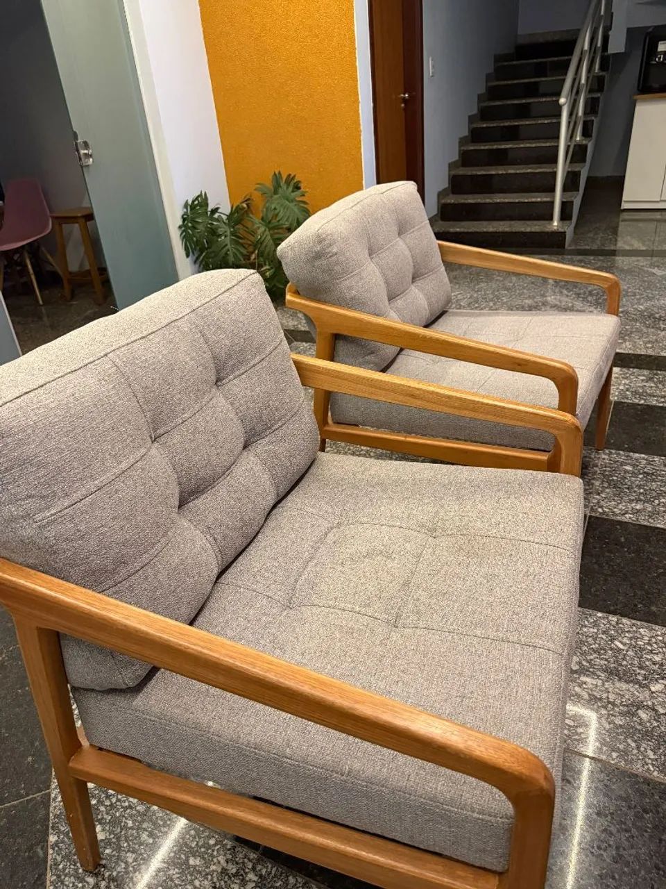 Vende-se poltronas lindas pela metade do preço. - Foto 2