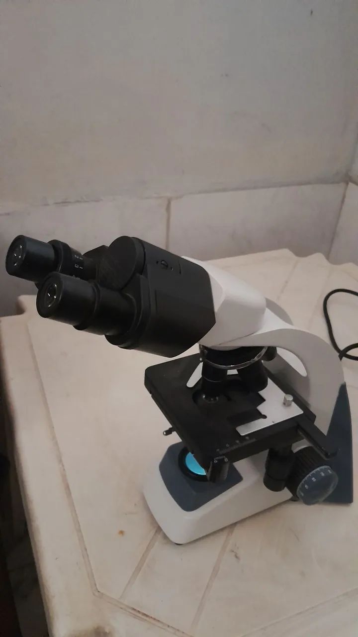 Microscópio Binocular. Novo e barato, pra sair hoje !