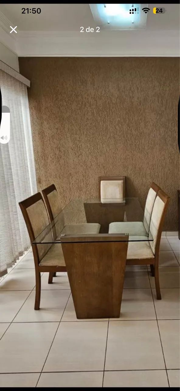 Mesa de madeira com vidro 6 lugares