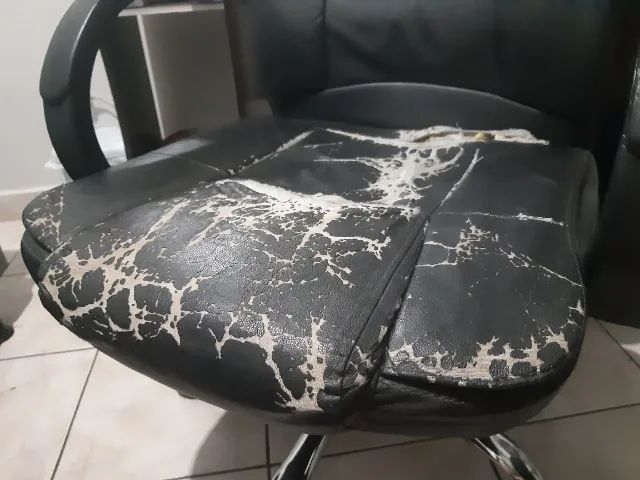 Cadeira presidente com ajuste de altura a gás - Foto 4