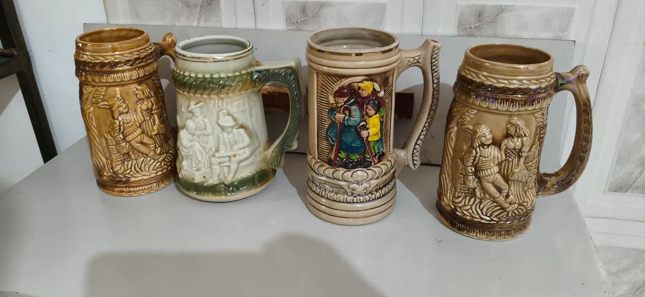 Canecas de porcelana retro