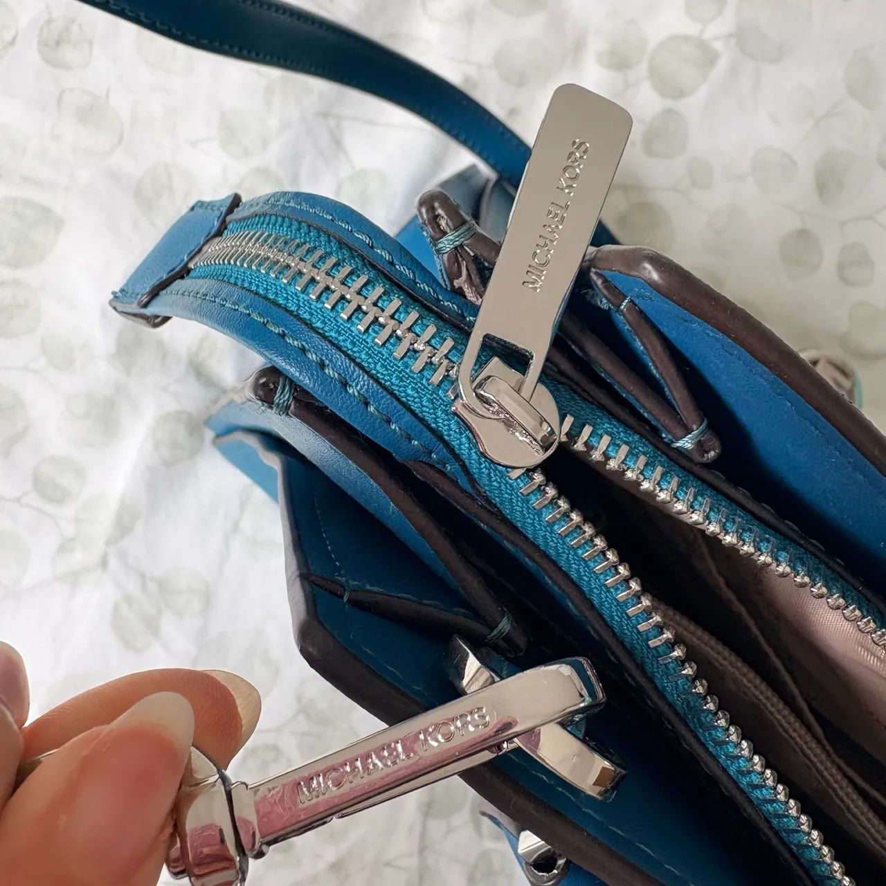 Bolsa Michael Kors Hope azul  - Foto 5