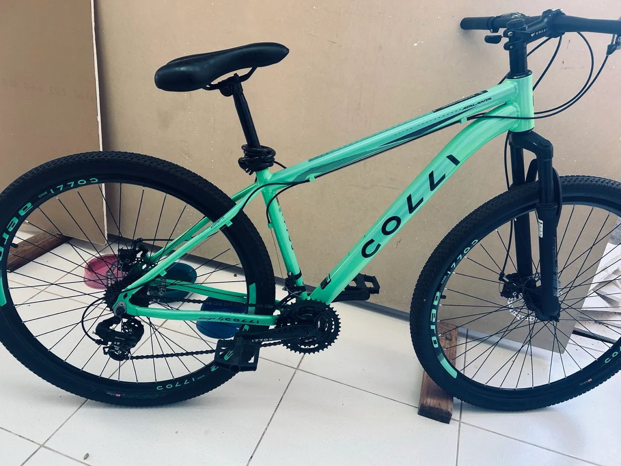 Vendo bicicleta semi nova 
