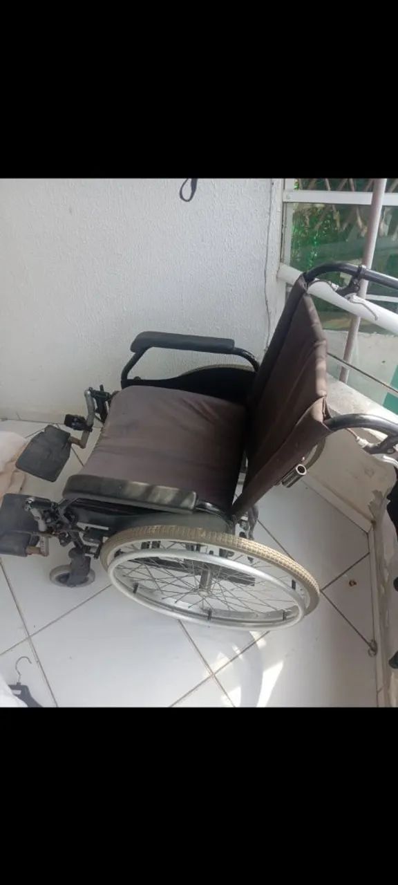 Vende-se cadeira de rodas - Foto 2