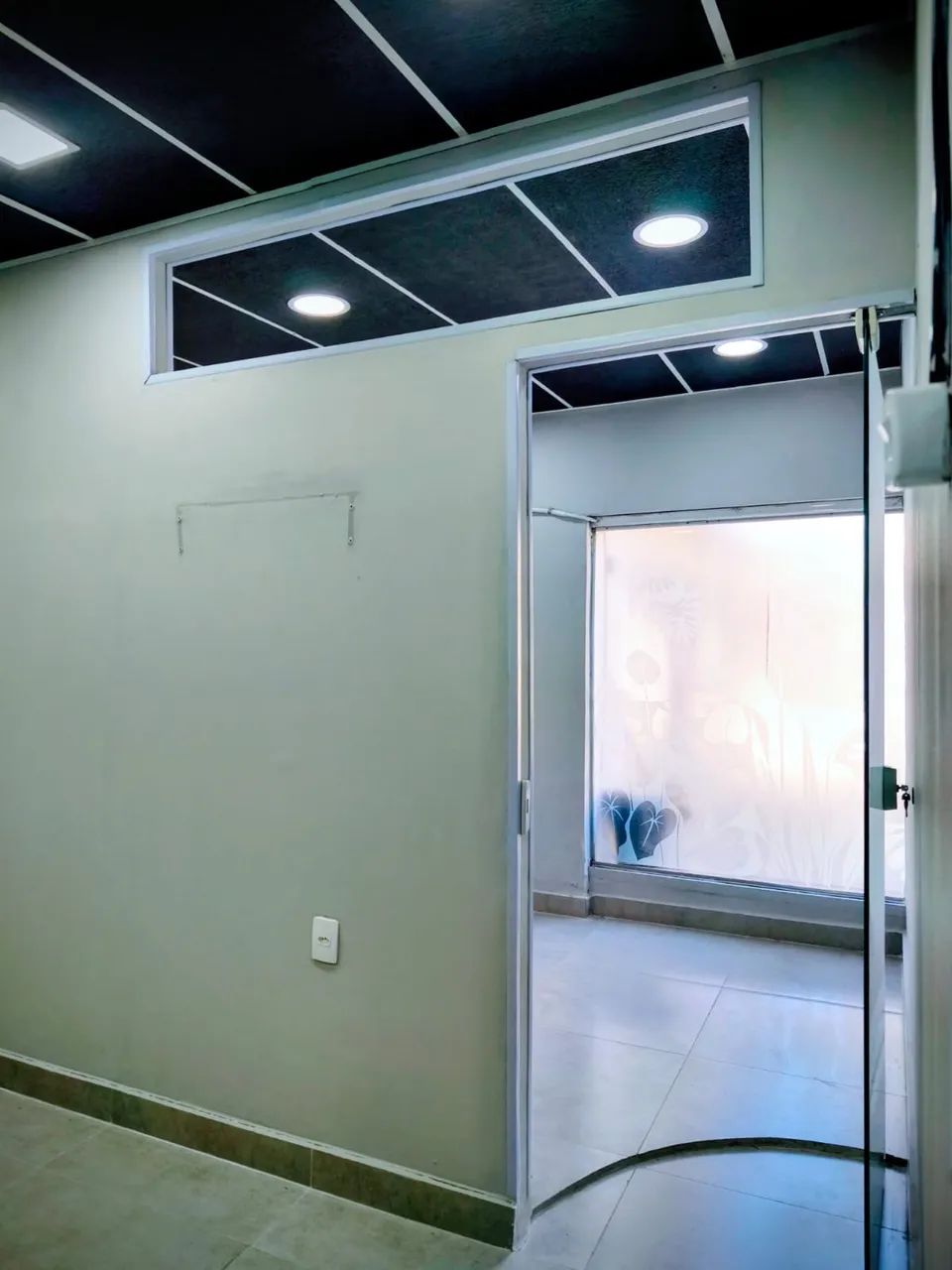 Aluga sala comercial no bnh, R$2000 - Foto 4
