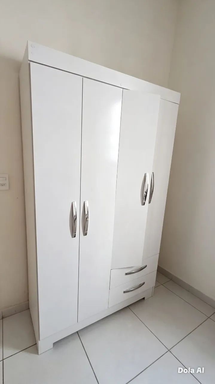 GUARDA-ROUPA BRANCO 