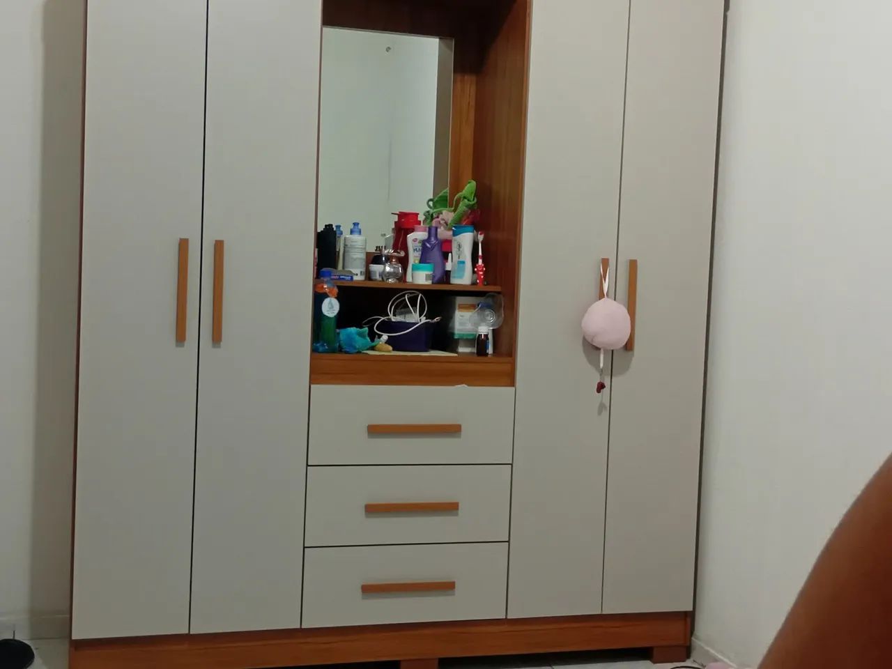 Vendo guarda-roupa novo 