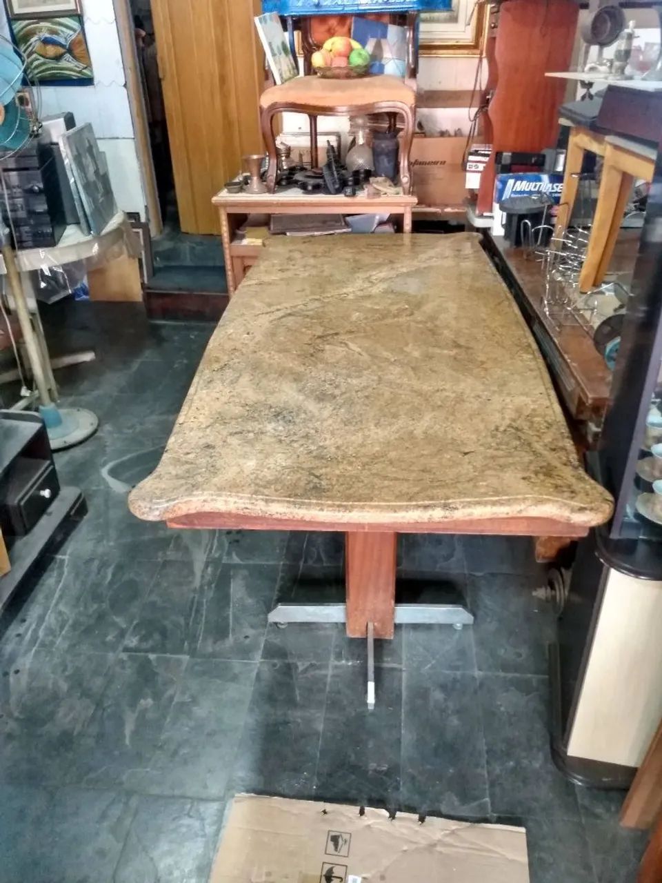 Mesa de granito  com 6 cadeiras em madeira  - Foto 4