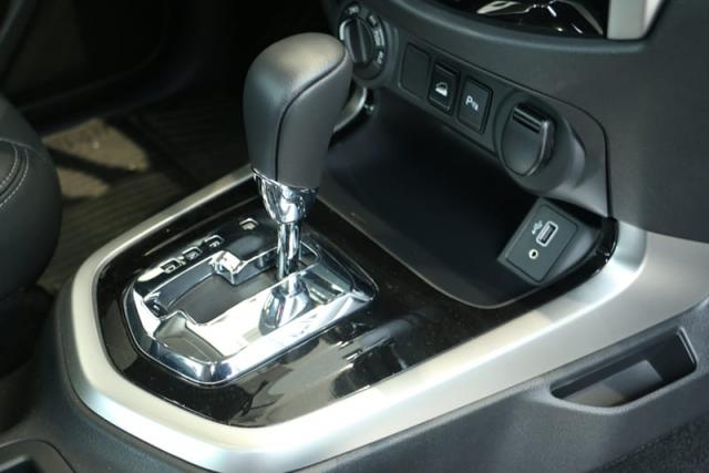 NISSAN FRONTIER 2.3 LE AT 4X4 - Foto 9